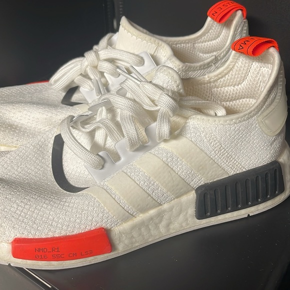 Adidas NMD R1
Serial Pack Cloud White - Picture 10 of 12